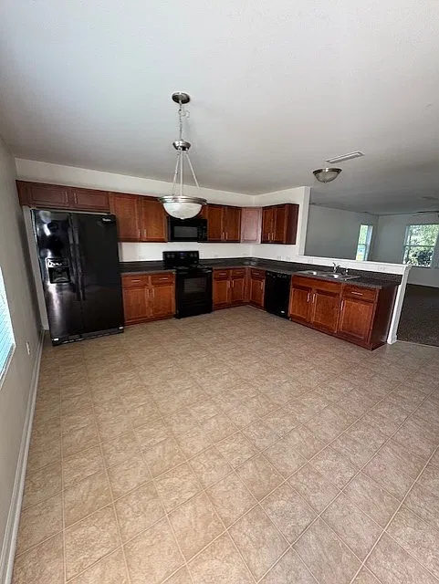 4 bed, 2069 sqft, $1,950 — Photo 4