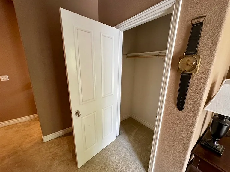 105 Kelly Way — Photo 14