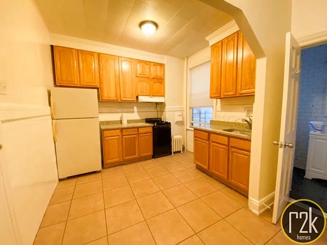1st image of 2541 21st St APT 1F