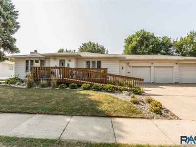 2909 E 13th St, Sioux Falls, SD, 57103