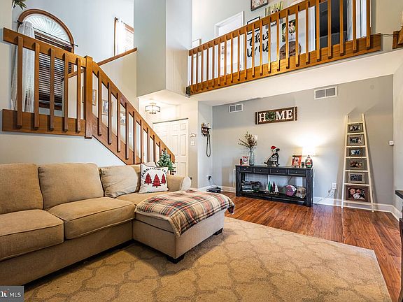 5th image of 115 Country Side Ln