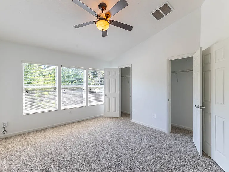 Stockton Dr — Photo 23