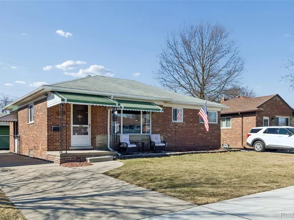 25907 Harmon St, Saint Clair Shores, MI 48081