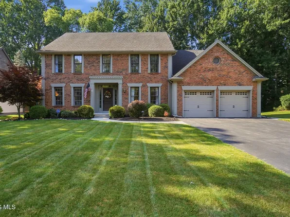 7231 Whispering Oak Dr, Sylvania, OH 43560