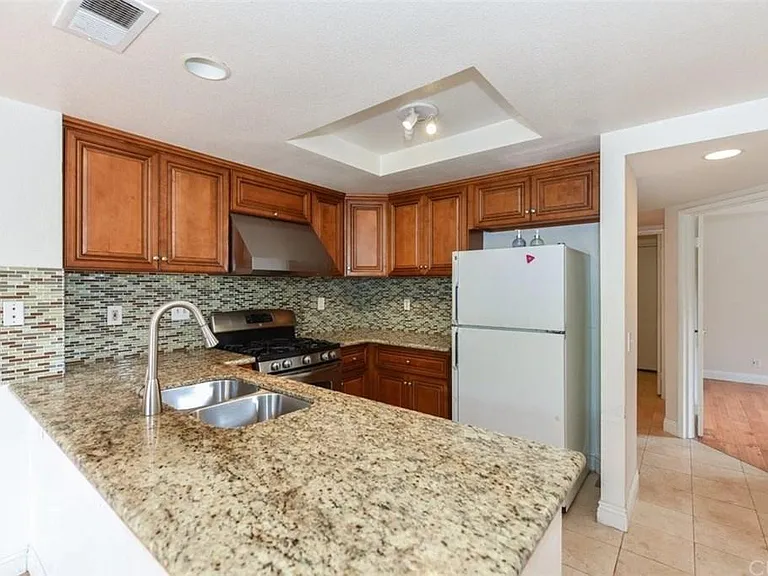 131 Stanford Ct #42 — Photo 18
