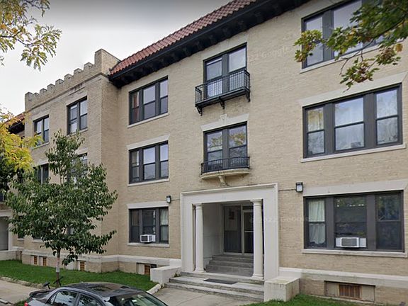 2nd image of 33 Egremont Rd APT 3