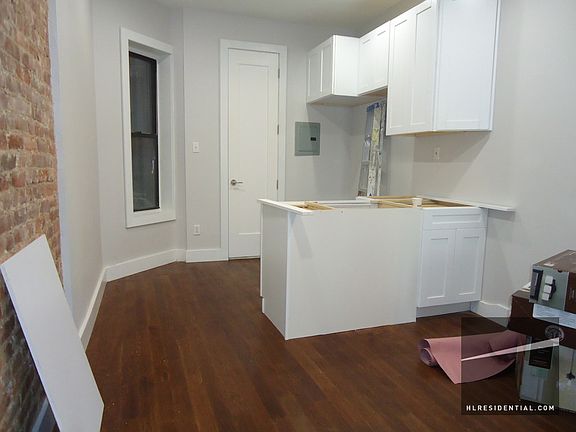 3rd image of 843 Flatbush Ave