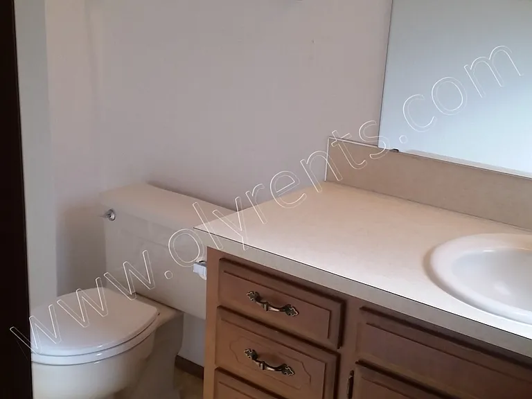 010 Main Bath (1)_06062018