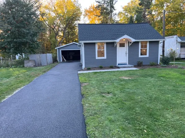 108 Midvale Dr, Fairport, NY 14450
