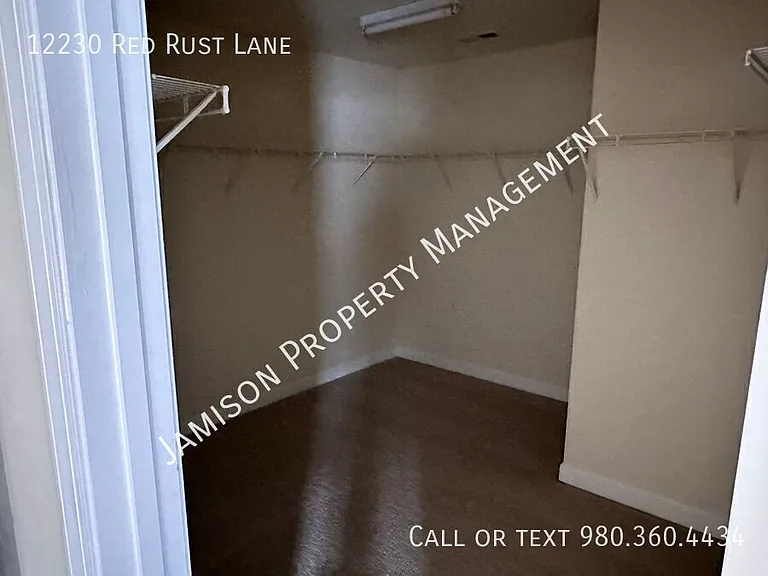 12230 Red Rust Ln — Photo 8