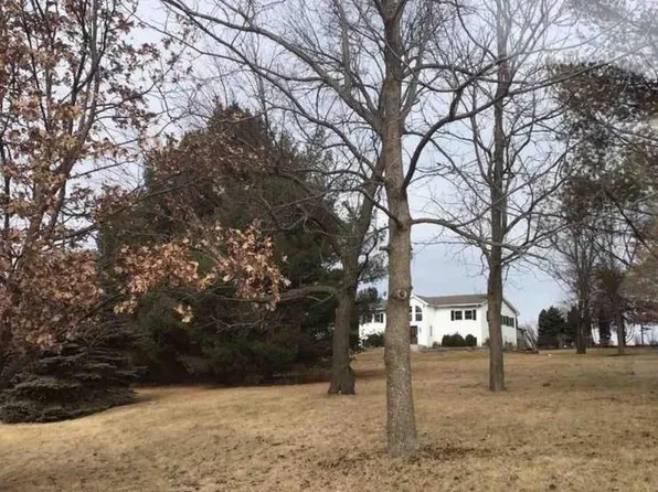 1176 Bay Dr, Dixon, IL 61021