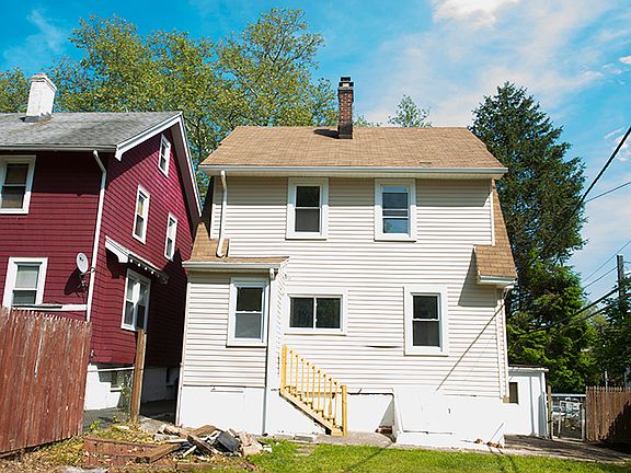 3rd image of 104 Ashland Ave