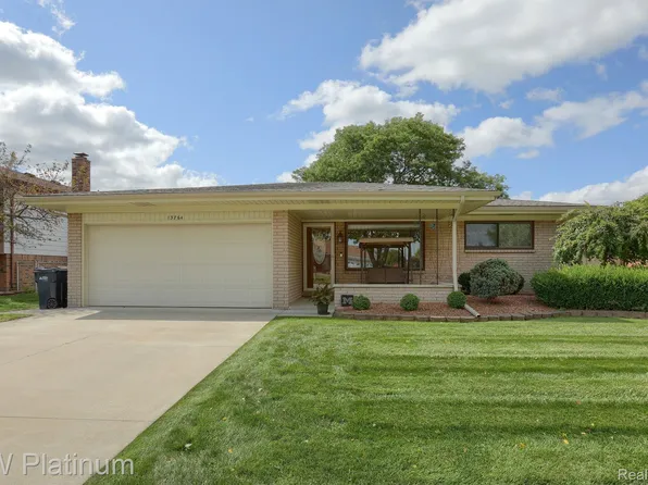 13764 Carlisle Dr, Sterling Heights, MI 48312