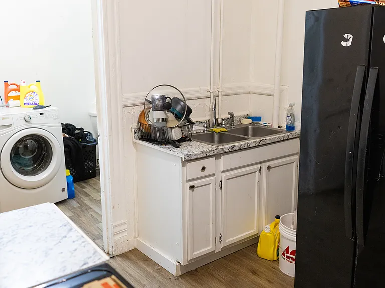 204-206 Barrett St #5 — Photo 11