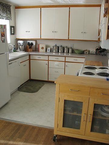 Nice bright kitchen