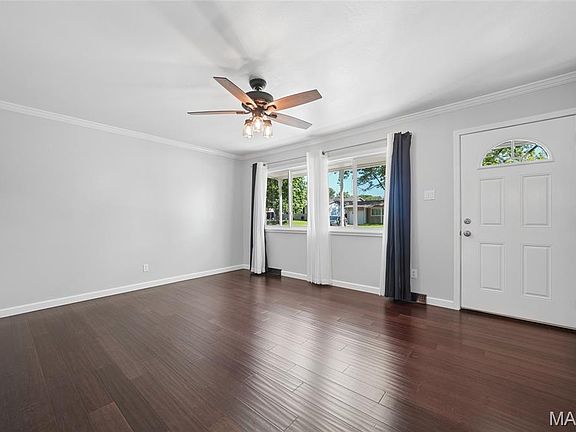 2nd image of 922 Chula Dr