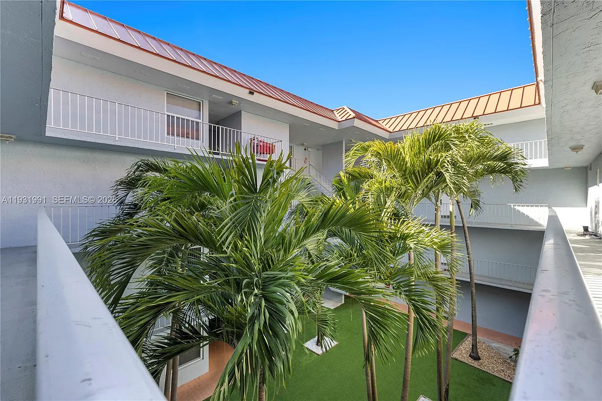 Building Photo - 455 S Pine Island Rd #307C