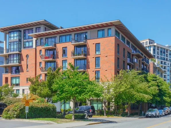 827 Fairfield Rd #205, Victoria, BC V8V 5B2