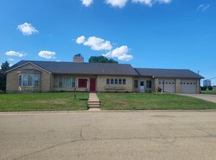 105 E William St, Solomon, KS 67480