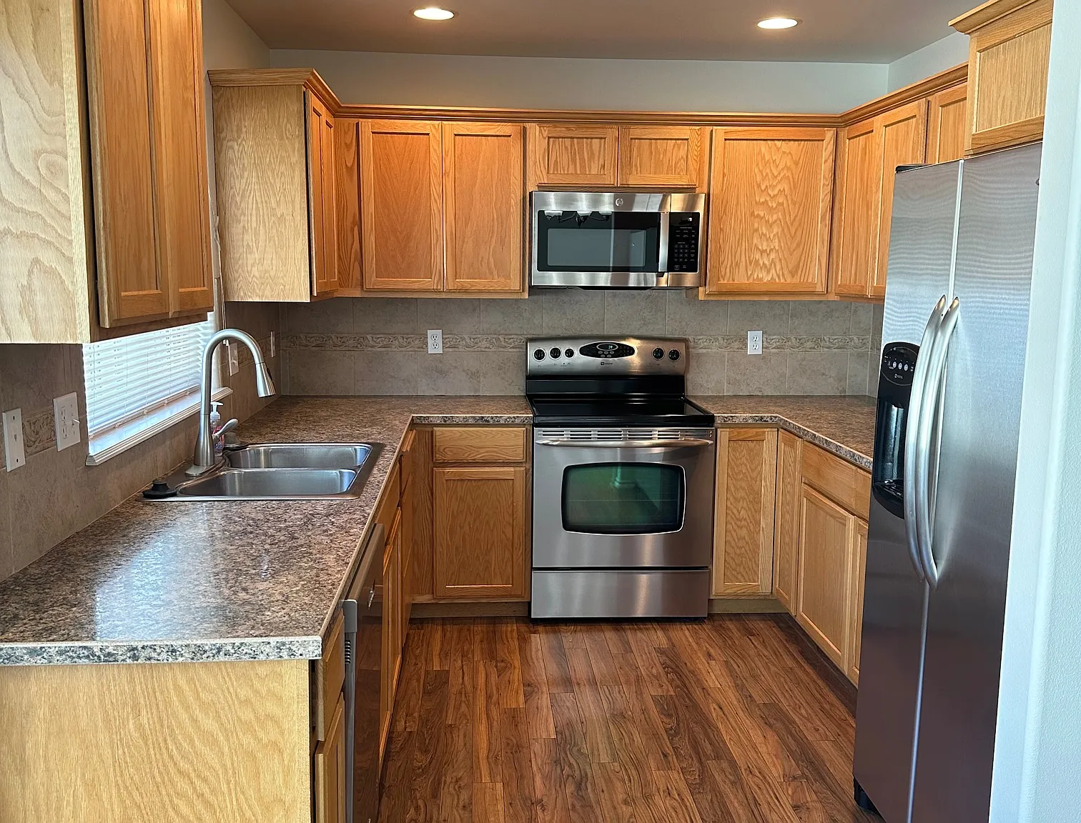 2 bed, $1,895 — Photo 3