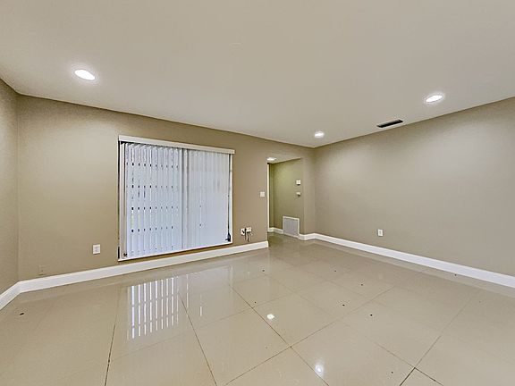 3rd image of 8480 NW 26th St