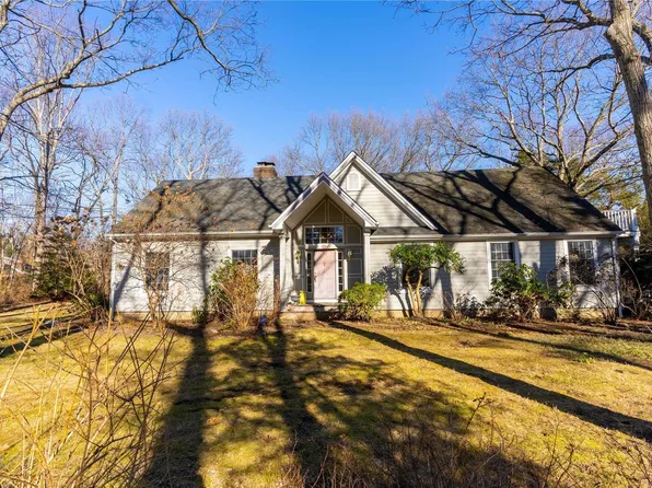 10 Forrest Drive, Lloyd Harbor, NY 11743