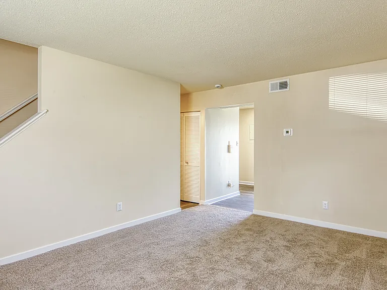 Woodbriar Apartments — Photo 13