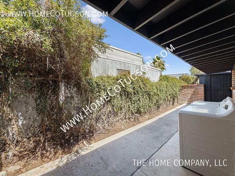 4537 E Fairmount St — Photo 15