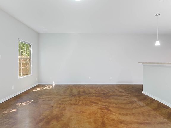4th image of 7810-3 Kingsbury Way