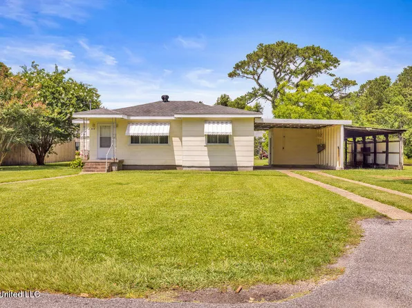 615 1st Ave, Ocean Springs, MS 39564