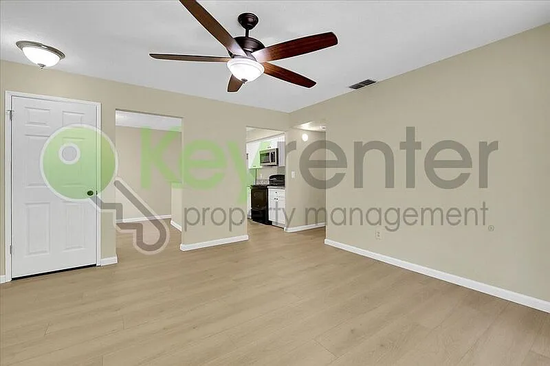 2 bed, 1.0 bath, 956 sqft, $1,700 — Photo 4