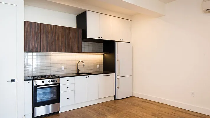 Rented by Nooklyn NYC LLC | media 50