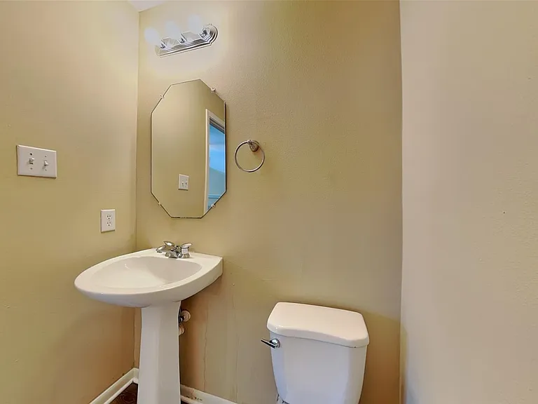 6530 Portlick Dr — Photo 8