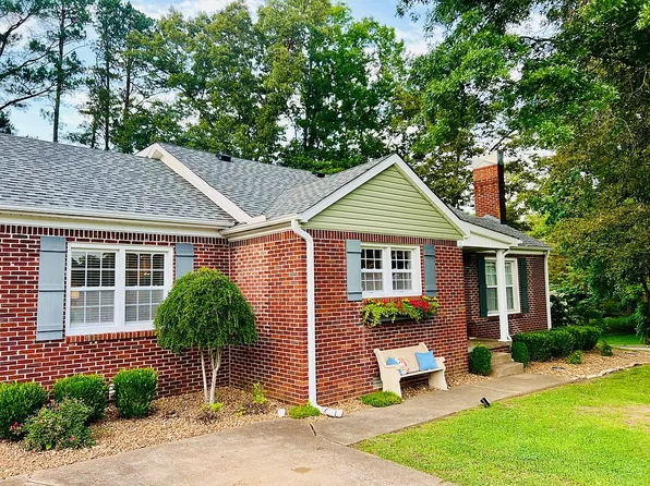 50 Lakewood Dr, Lexington, TN 38351