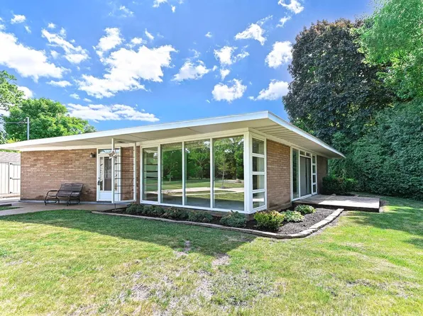 2700 S Root River PARKWAY, West Allis, WI 53227