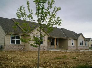 W174N10179 Tanglewood Dr, Germantown, WI 53022