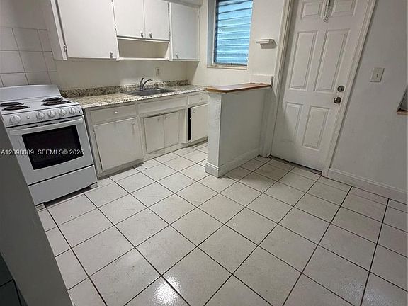 2nd image of 16031 NE 18th Pl #2