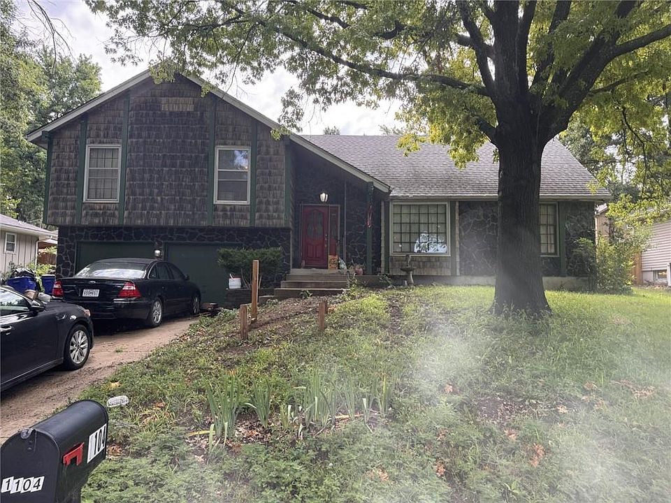 2nd image of 1104 SW 19th St