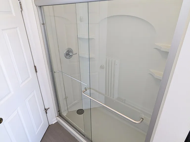 Large stand-up shower