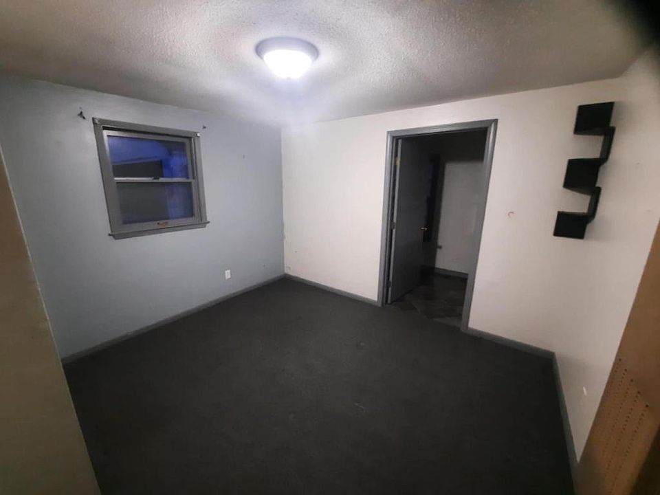 2nd image of 405 W 14th St