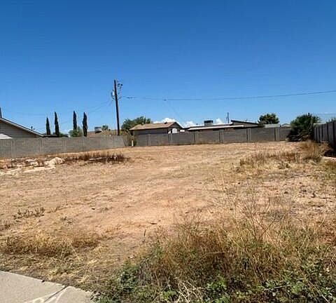 4th image of 3710 E PARADISE Lane #25