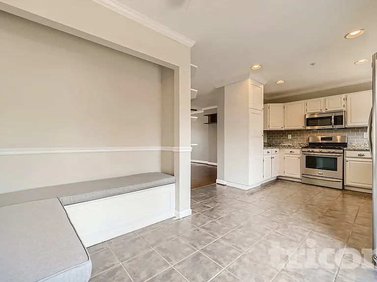 38 Glyndon Gate Way — Photo 4