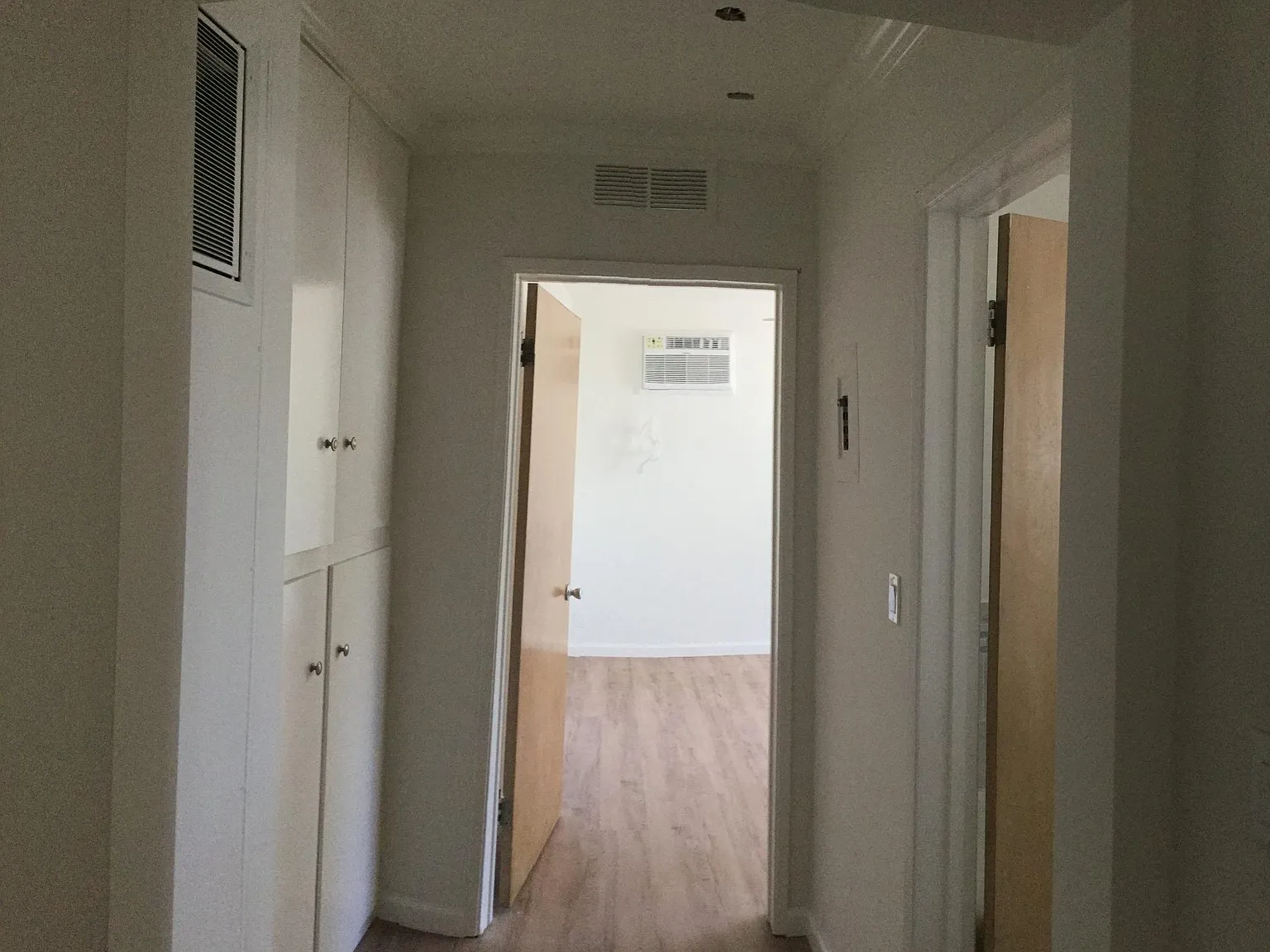 1 bed, 800 sqft, $2,100 — Photo 3