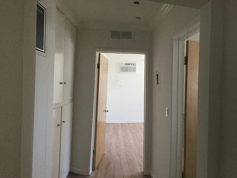 942 N Gardner St #101 — Photo 3