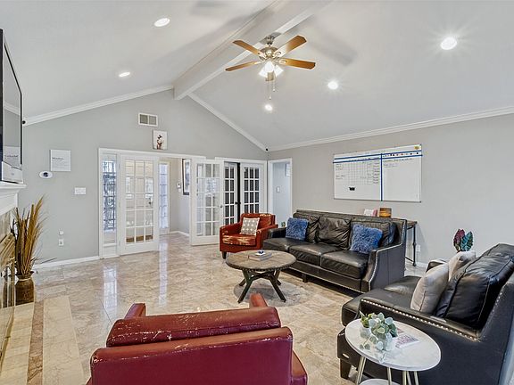 3rd image of 3024 Encino Dr