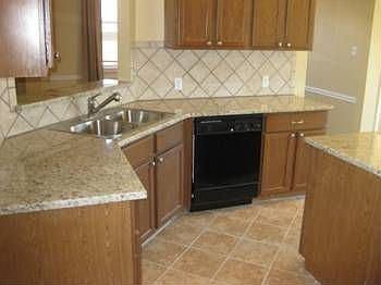 4th image of 115 Giancarlos Ln