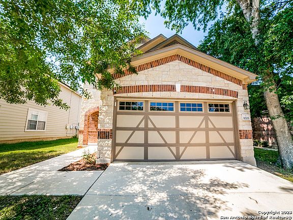2nd image of 10203 VILLA DEL LAGO