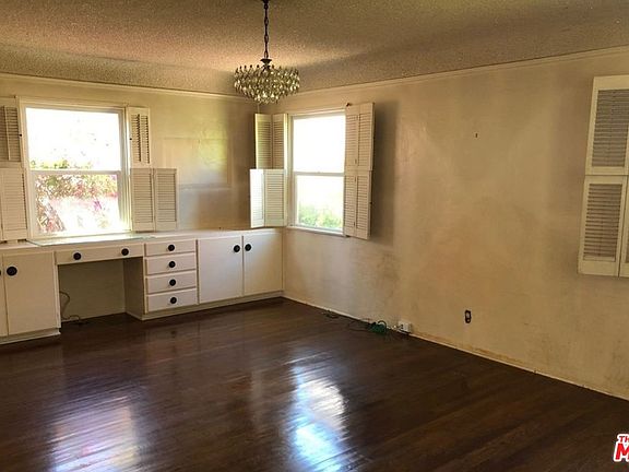 4th image of 5225 Fulton Ave