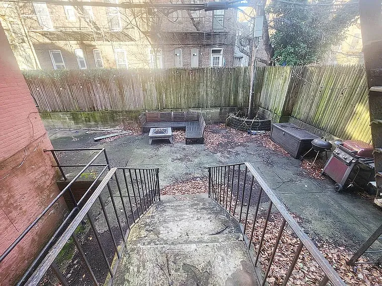 931 Putnam Ave #1 — Photo 7