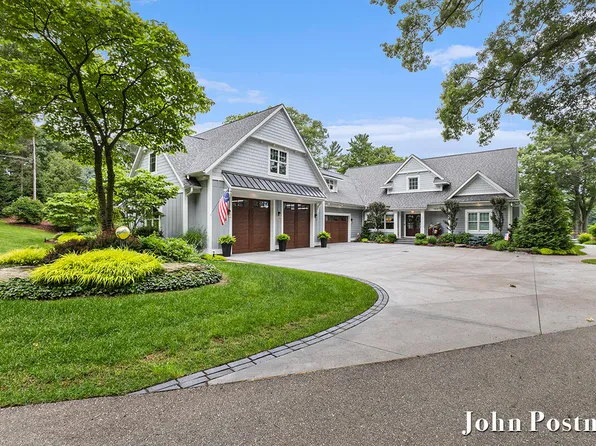 18809 N Fruitport Rd, Spring Lake, MI 49456